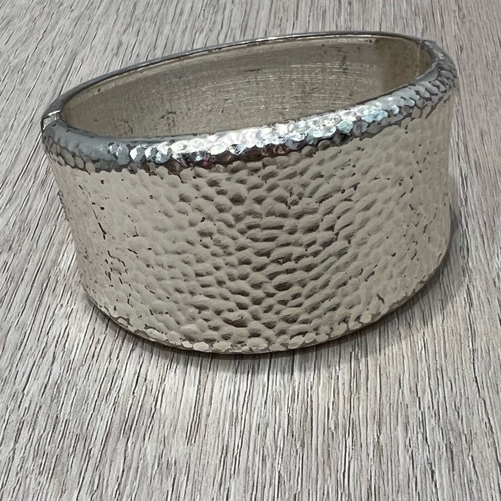 2/$10 🍀Bundle! Hammered Metal Hinge Bangle Bracelet
